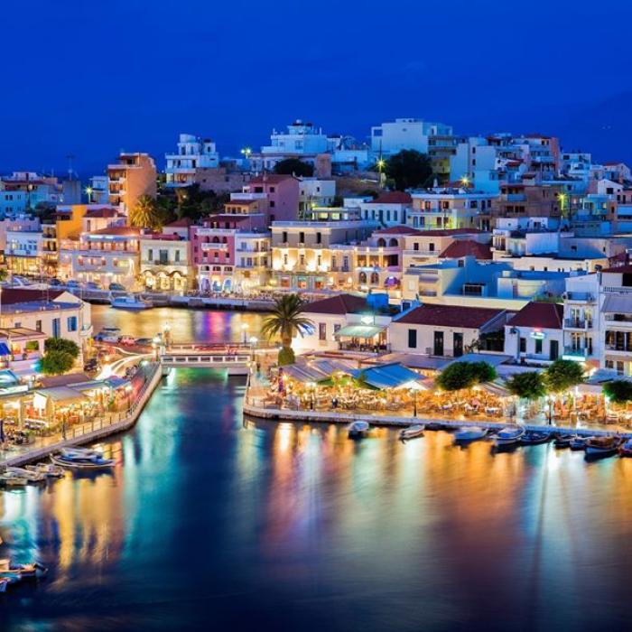Grecia. Cod de bare pentru turişti, din 1 iulie