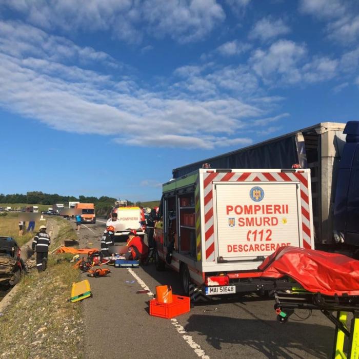 Trei români morți după un accident cu un TIR, la Cluj (VIDEO)