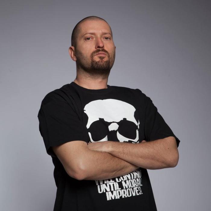 Cheloo, mesaj distribuit MASIV de români: "Botnița lui Arafat mă insultă! O să cred când vor aduna morții cu buldozerele"