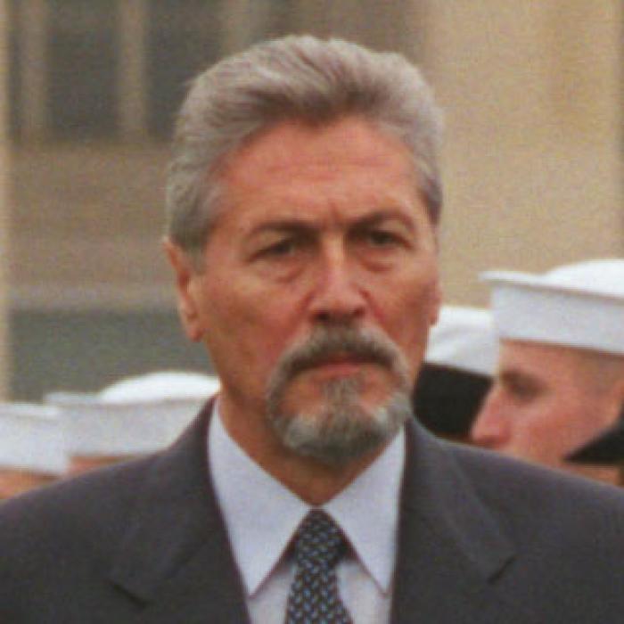 Emil Constantinescu, de urgență la spital