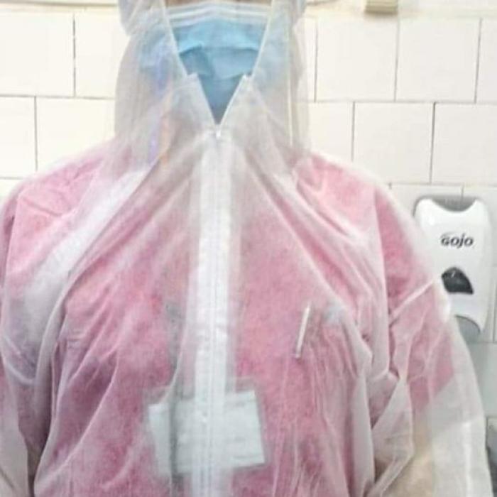 Sora unui medic, mesaj viral: "Prostule, asta e sora mea! Au fost plătiți de oculta mondială să te convingă"
