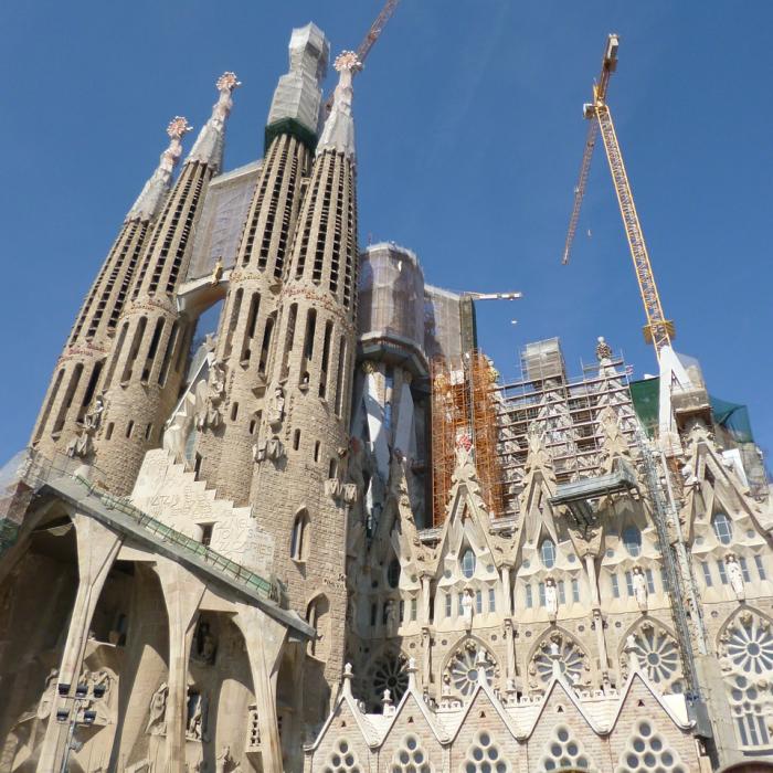 Spania. Locuitorii din Barcelona, îndemnaţi să rămână acasă din cauza creşterii numărului de infecţii