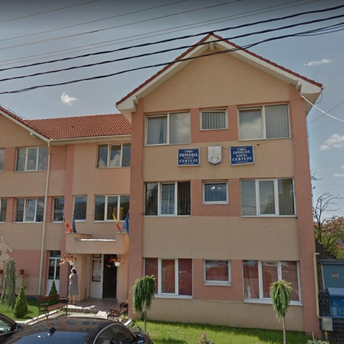 Satu Mare: Viceprimarul din Certeze, atacat de un bărbat cu un cuțit în primărie