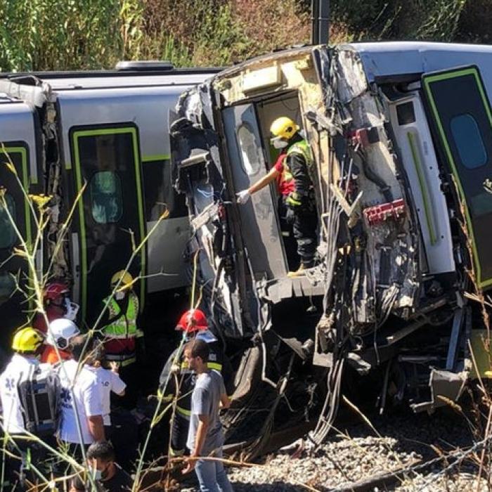 Portugalia. Doi MORŢI şi ZECI de răniţi după un accident grav în care a fost implicat un tren de mare viteză - VIDEO