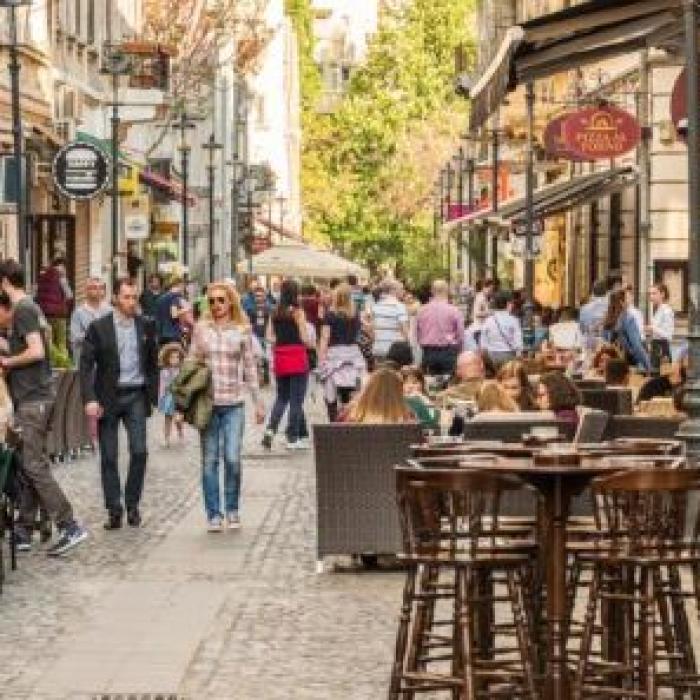 Zeci de abateri: Baruri și terase din București, amendate cu aproape 30.000 de lei 