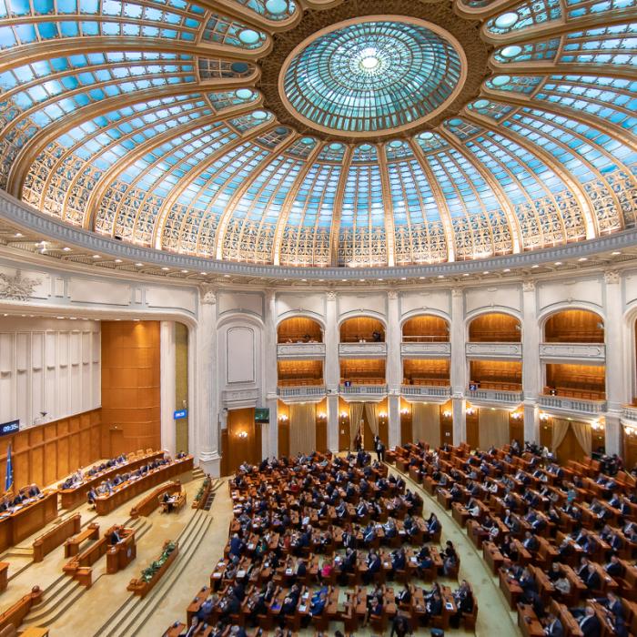 Moțiunea de cenzură va fi depusă azi în Parlament