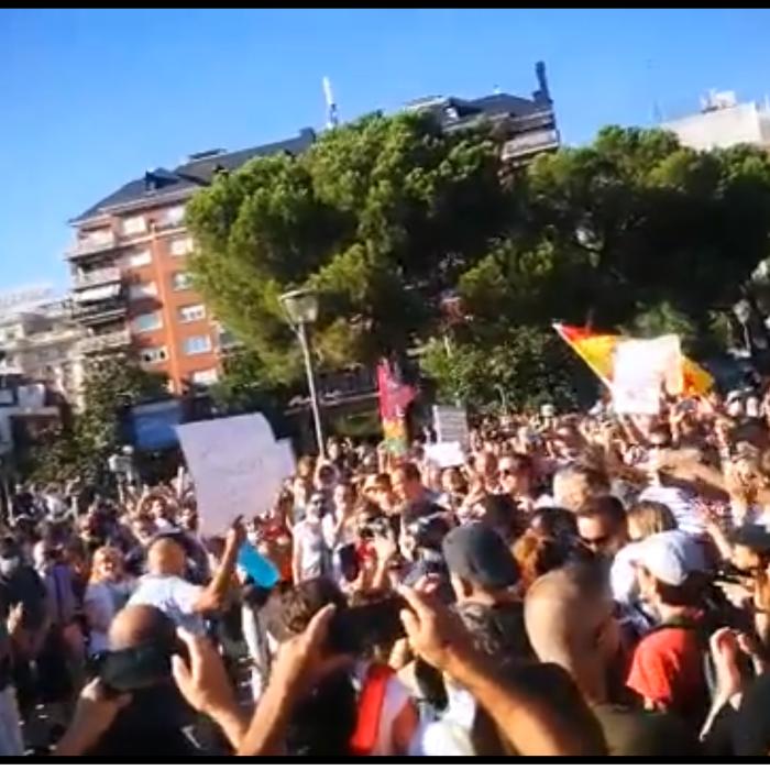 Spania înăsprește restricțiile, în ciuda protestelor 