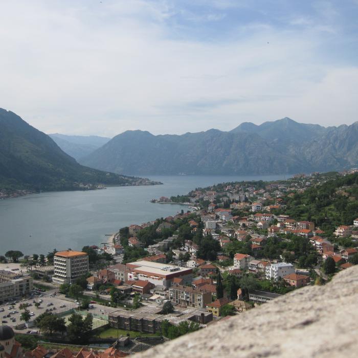 Decizia autorităţilor. Deschiderea şcolilor, amânată cu o lună de Muntenegru