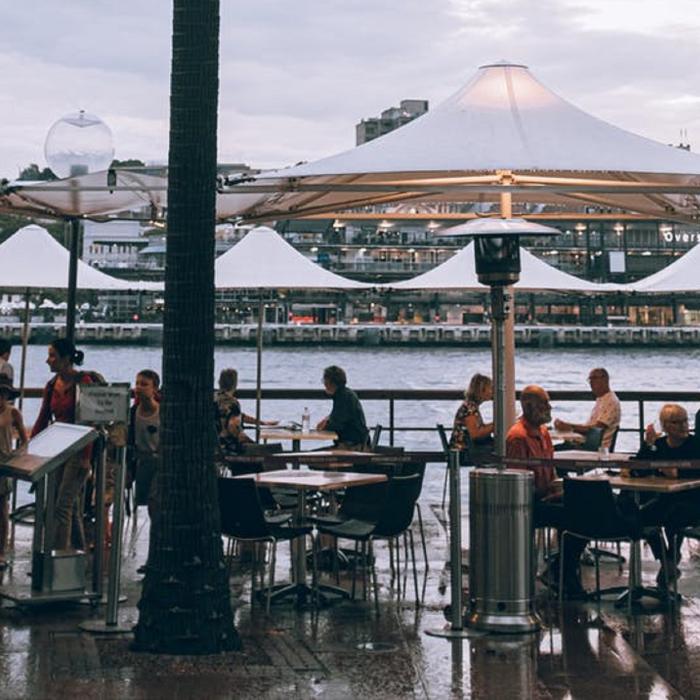 Restaurantele şi cafenelele din interiorul clădirilor se redeschid de la 1 septembrie