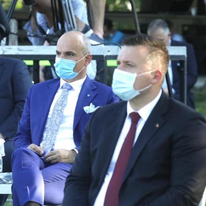 Rareș Bogdan a răbufnit, în direct, la Antena 3: „De parcă am trafica sclavi. M-am săturat! Gata! S-a terminat!”