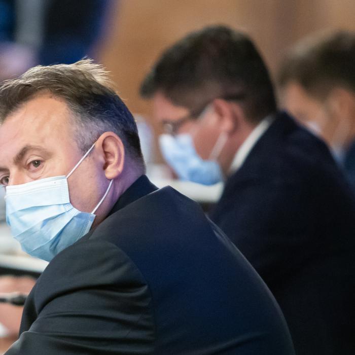 Tătaru anunţă că se poate ajunge la 1.500 cazuri zilnic. Sunt luate în calcul noi restricții