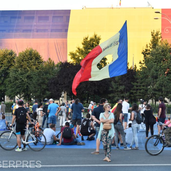 Propunere în Parlament: 10 august - Ziua națională anti-corupție
