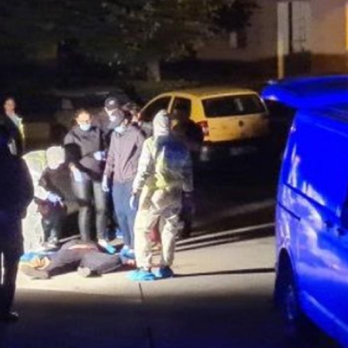 Un tânăr român a fost înjunghiat mortal într-o parcare