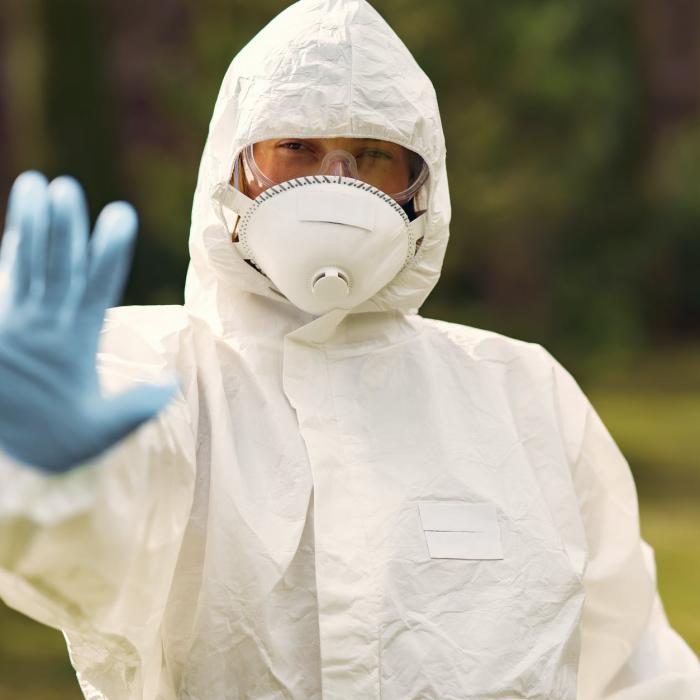 De ce nu respectă românii măsurile anti-Covid. Explicația medicului Vlad Mixich