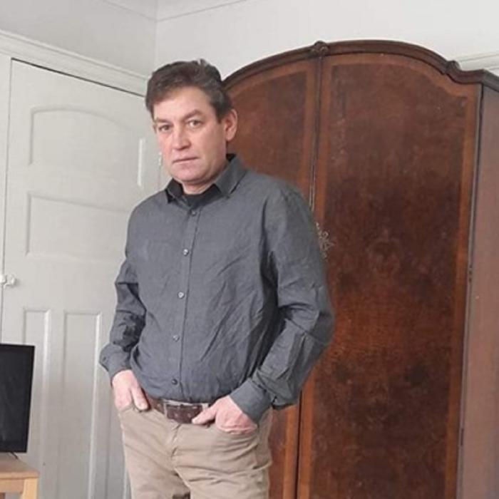 EXCLUSIV. Român dispărut după ce i s-a făcut rău în microbuz, la frontiera Franța-UK. Familia, disperată: „Nu știm absolut nimic de o săptămână!”
