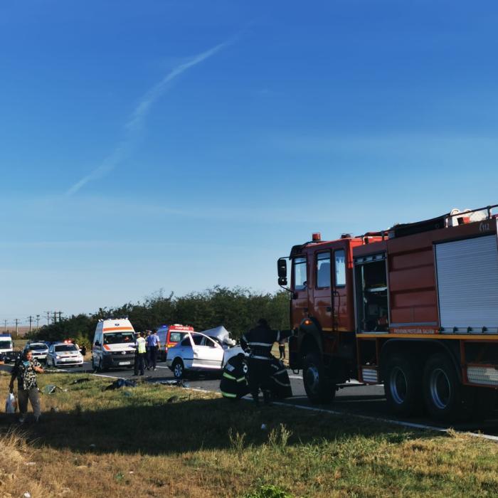 Nenorocire într-o familie de români. Bebeluș de 1 an, MORT într-un impact frontal: Era ținut de bunică, în brațe