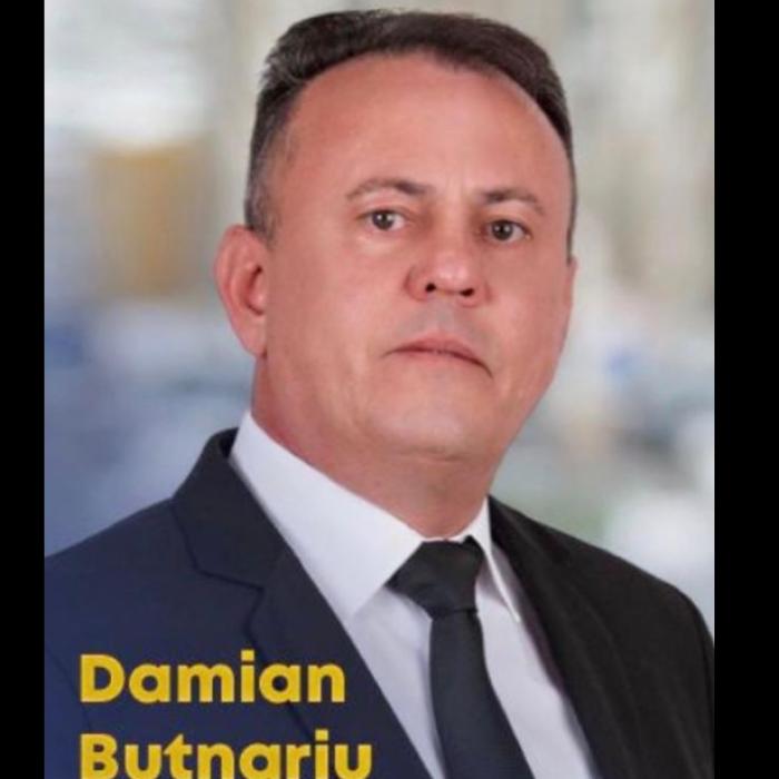 Primarul care a recunoscut că a făcut sex cu două tinere în Primărie, reales în funcție