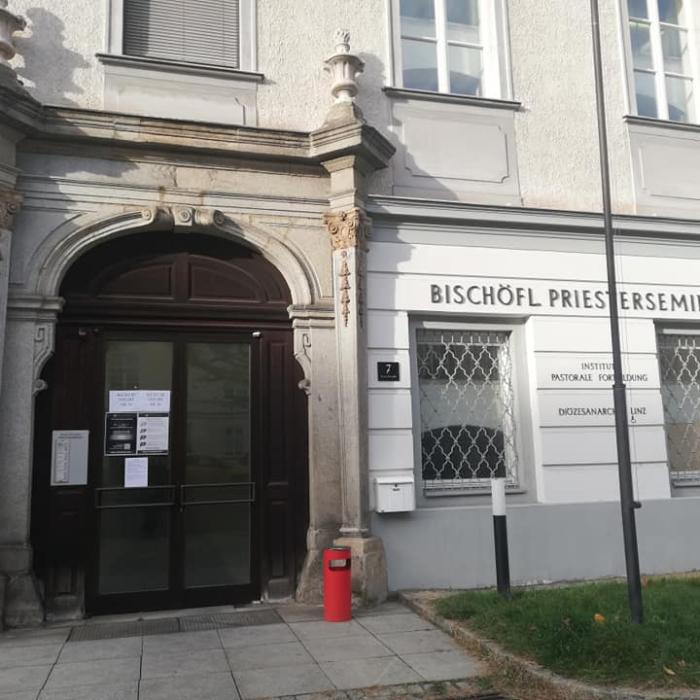 Austria. Acuzații de campanie electorală „murdară“, în limba română, în biserică. FPÖ: „Așa nu va funcționa niciodată integrarea”