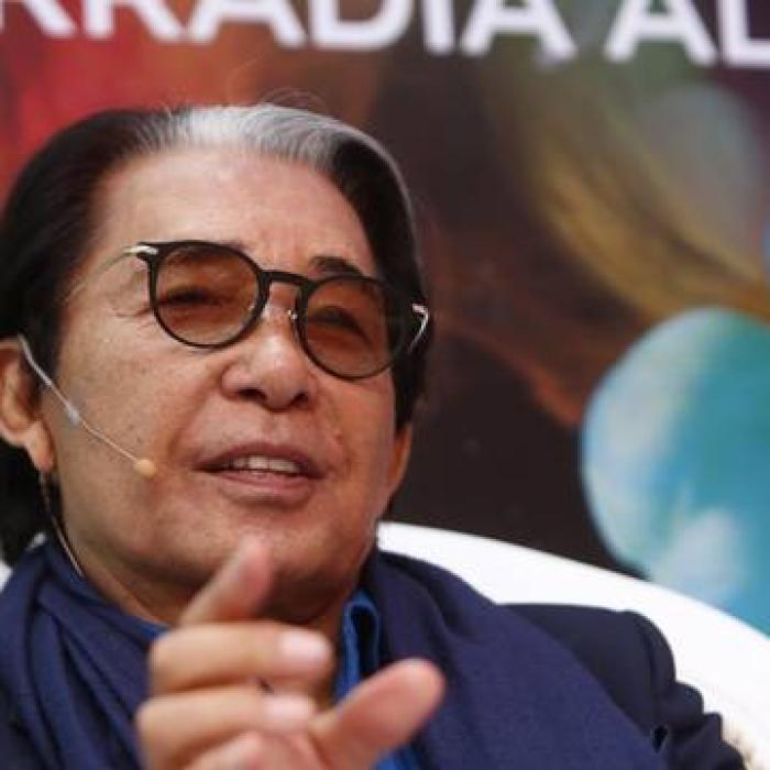 Kenzo Takada, celebrul creator de modă, a murit într-un spital din Franța după infectarea cu Covid-19