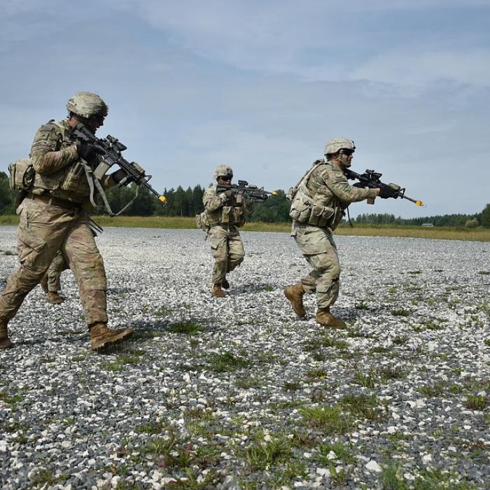 Marea Britanie îşi retrage trupele din misiunile militare ale UE