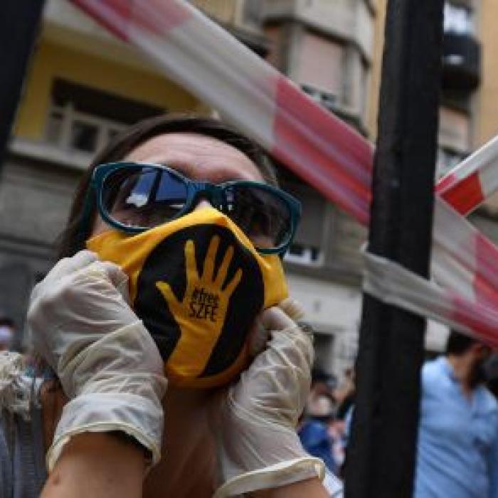 Ungaria: Mii de studenți au ieşit în stradă, în numele „libertății”