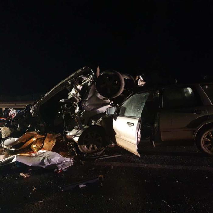 O fetiță româncă de 4 ani și tatăl ei au murit, la Vaslui, după ce o mașină de ANGLIA a izbit un camion. Avea peste 180 de km/oră