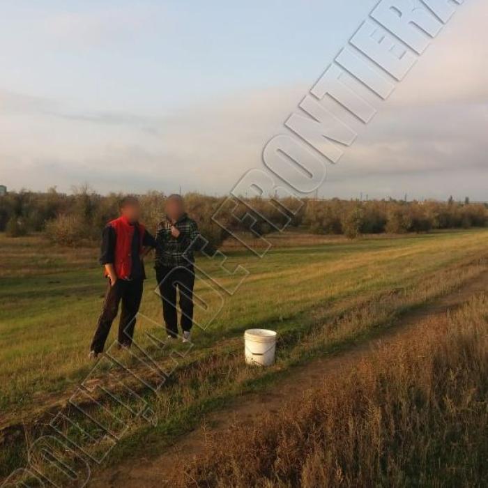 Au mers după ciuperci, dar au ajuns în Ucraina. Păţania a doi tineri, reținuți de poliţiştii de frontieră 