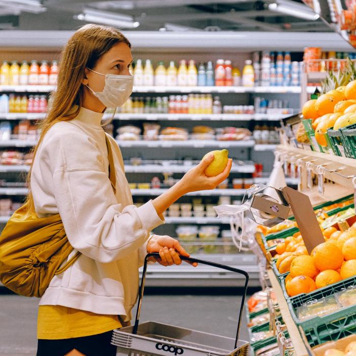 Magazinele mari din România, anunţ pentru cetăţeni: Nu există motive pentru a face stocuri
