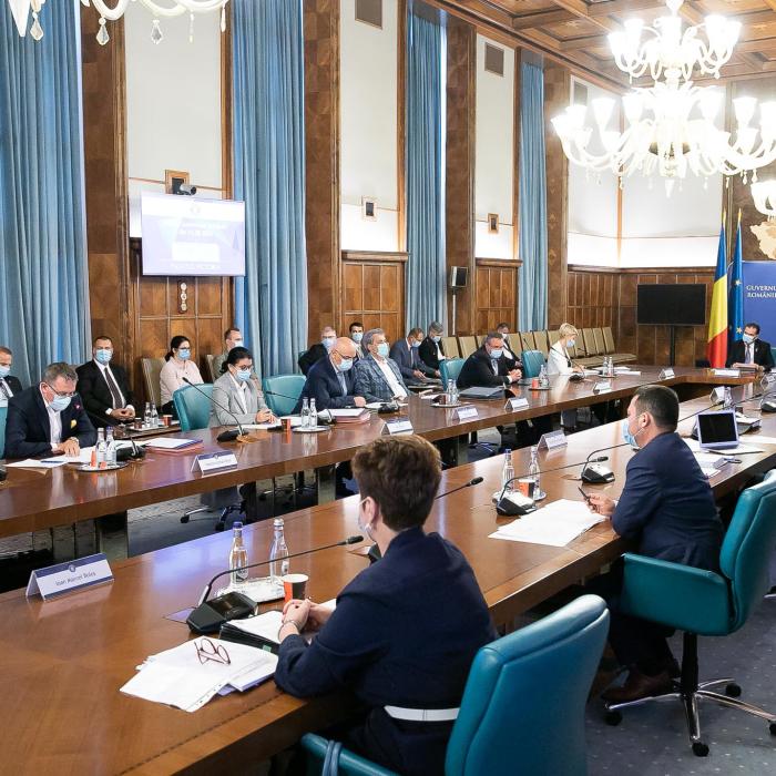 USR-PLUS, lăsat pe dinafară. PNL vrea să facă un guvern cu PMP și UDMR