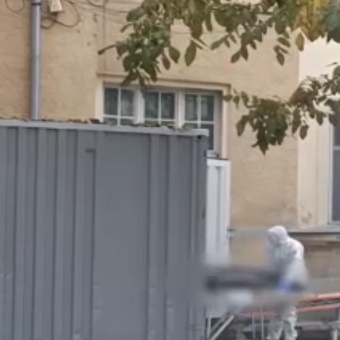 Un nou container pentru morții de Covid-19, adus la spitalul județean Sibiu