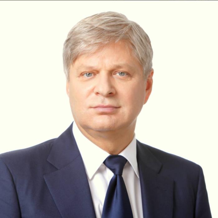 Daniel Tudorache, la DNA. Este audiat în dosarul achizițiilor de tablete pentru elevi