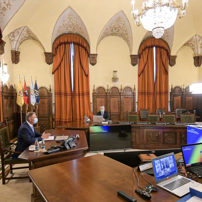 Iohannis a convocat CSAT pentru aprobarea strategiei de vaccinare anti-COVID-19