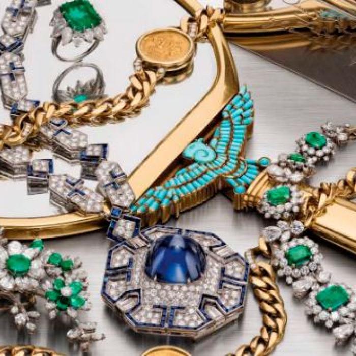 Un român și un moldovean, prinși cu o comoară la granița Austriei: Bani și bijuterii după ce au dat spargerea la casa unor vârstnici