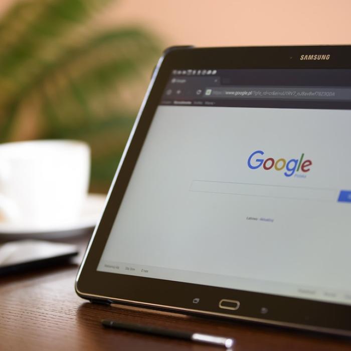 Căutările românilor pe Google, în 2020: "Ce este coronavirusul", "Cum se face drojdia", "Cum se găteşte sparanghelul"