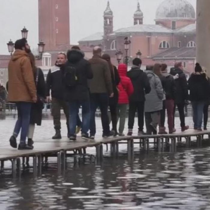 Nivel de alertă portocalie, în Italia. Inundațiile din Veneția, provocate de o maree de peste un metru