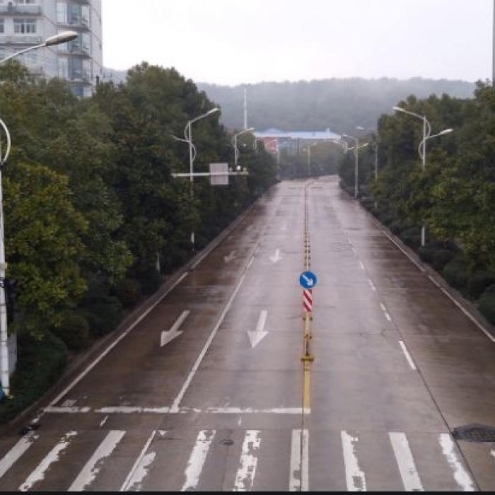 Oraș din China, închis din cauza unui singur caz de COVID-19. Circulaţia tuturor mijloacelor de transport a fost oprită 