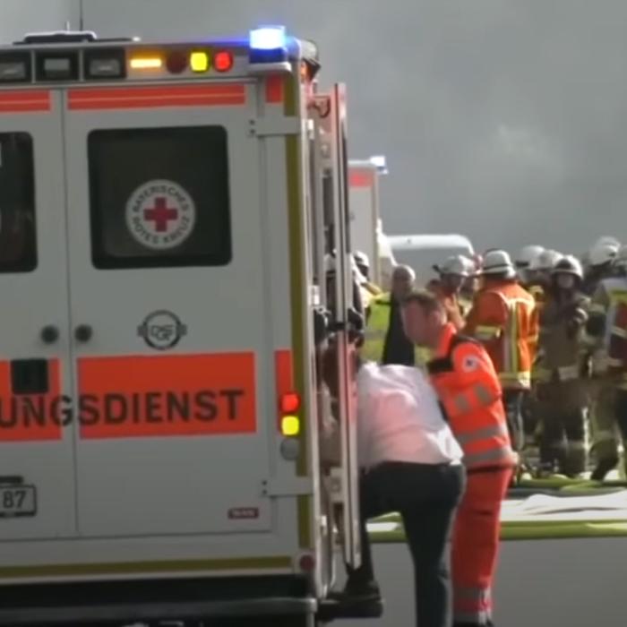Germania. Familie de români cu un bebeluș de numai 5 luni, accident înfiorător cu un TIR. Șoferul camionului a fugit