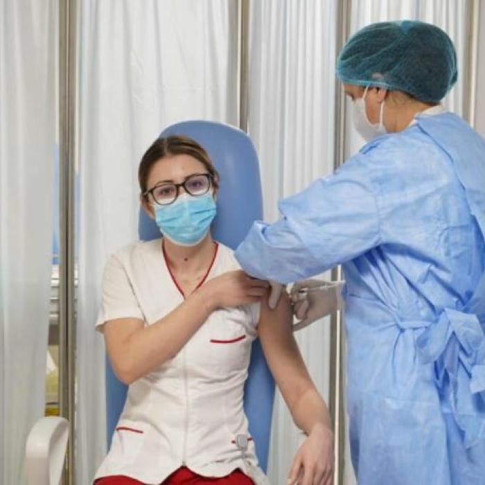 Adeverință medicală pentru românii care se vaccinează anti-COVID-19. Cum arată și ce scrie în ea - FOTO