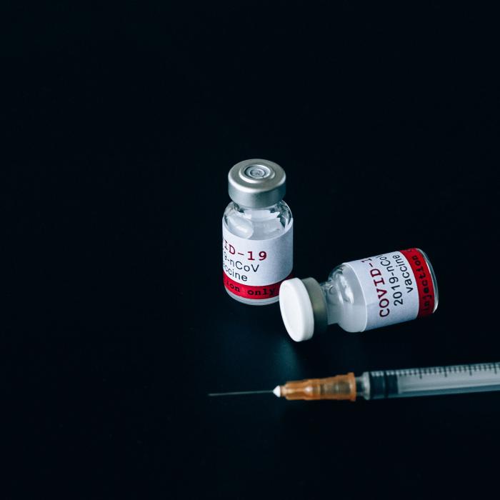 Italia. Vaccinuri anti-covid, vândute deja pe site-uri de anunțuri: „Două doze, 1.000 de dolari” 
