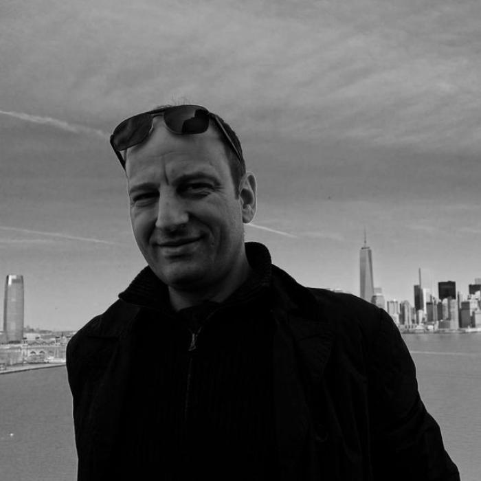 Franța. Radu Lupescu, medic român, decorat de Emmanuel Macron pentru lupta împotriva COVID