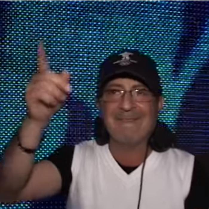 DJ Pascal, unul dintre cei mai cunoscuți DJ, găsit mort într-o cameră de hotel din România