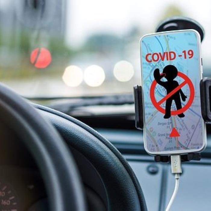 Caz INCREDIBIL: un angajat al Ministerului Sănătății și-a băgat fosta iubită în IZOLARE de patru ori