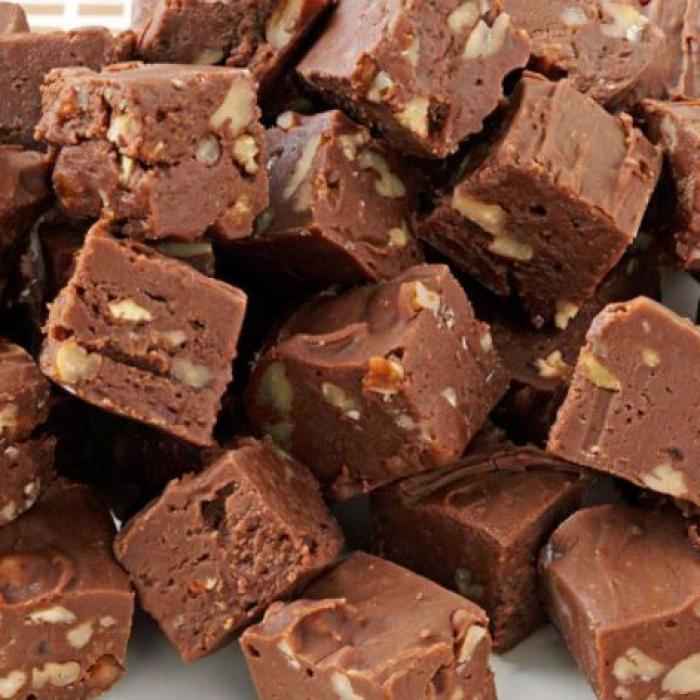 Vă este dor de desertul copilăriei? Rețeta celor mai delicioase batoane de ciocolată