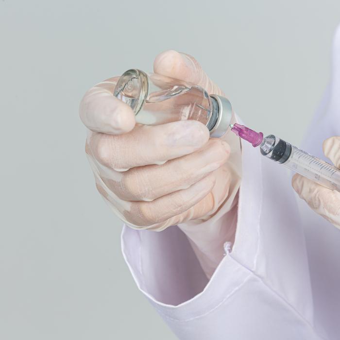 Un lanț de supermarketuri oferă angajaților un BONUS de 200 de dolari dacă se vaccinează