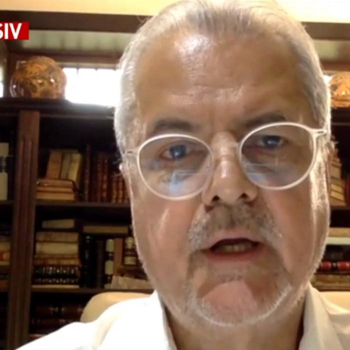 Ce spune Adrian Năstase despre Diana Șoșoacă: „I-a oferit lui Iohannis o mostră...”