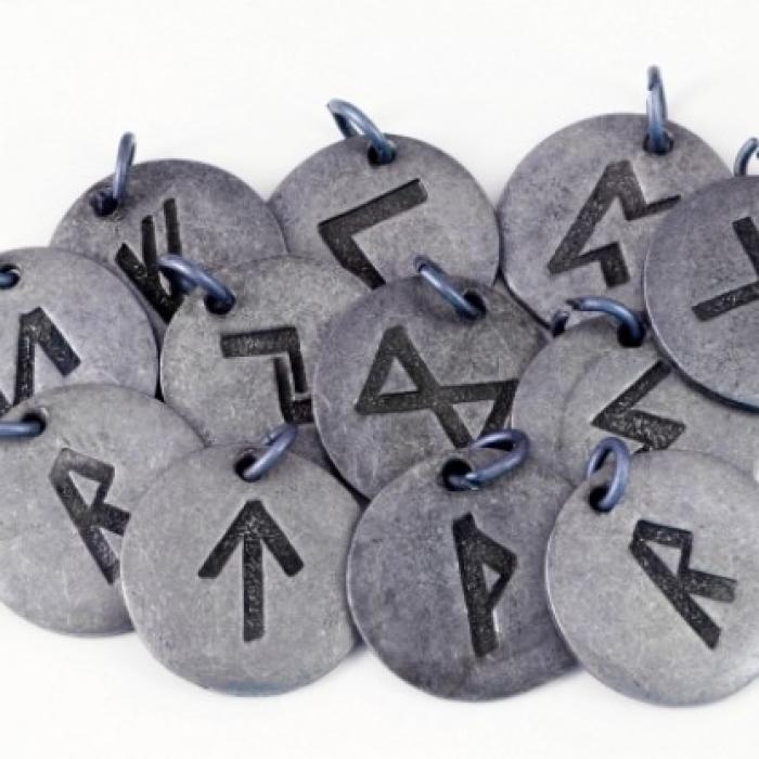 Horoscop rune 8-14 februarie 2021, pentru toate zodiile, cu Mihai Voropchievici: Taurii vor afla un adevăr care le va marca viața