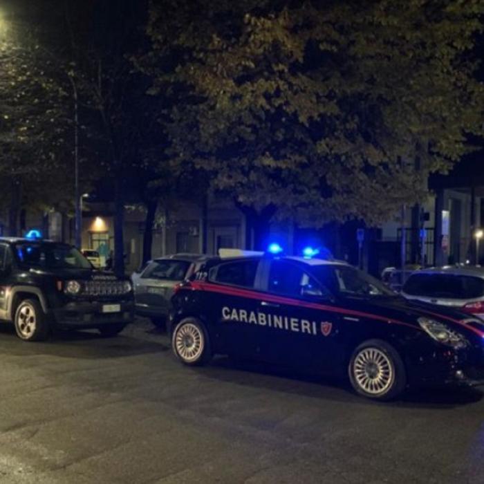 Italia. Român beat, și-a bătut soția în stația de autobuz apoi a sărit să-i bată și pe carabinieri