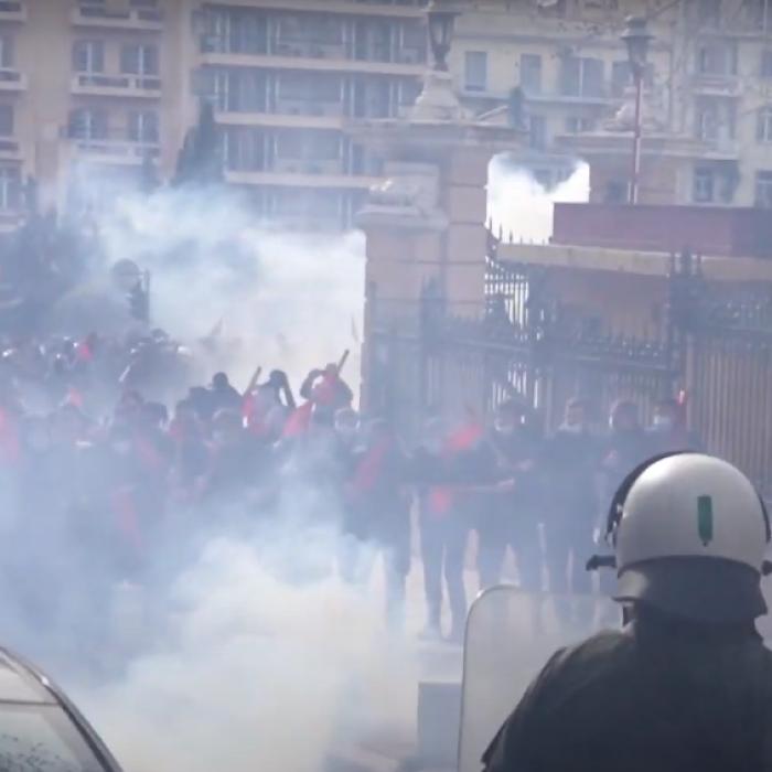 Grecia. Gaze lacrimogene şi de grenade asurzitoare folosite împotriva manifestanţilor la un protest - VIDEO