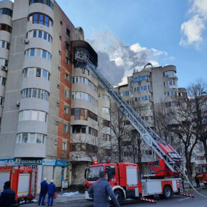 Incendiu la Constanța. Val de revolte pe rețelele sociale, după ce o femeie s-a aruncat de la geam: Astăzi, îmi este rușine că sunt româncă 