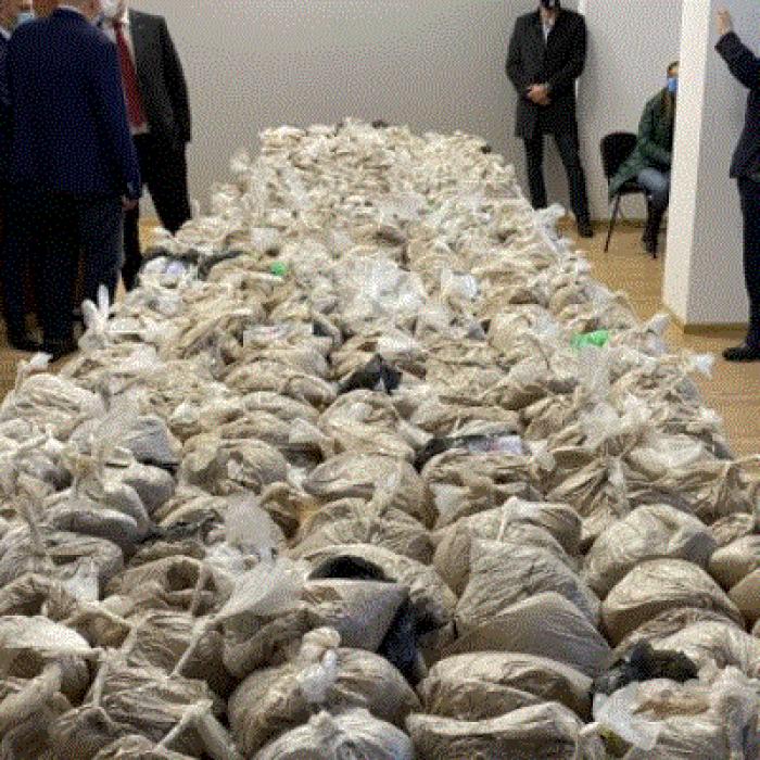 Sute de kilograme de heroină, găsite într-un port de la Marea Neagră